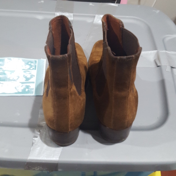 Woman's shoe - Picture 3 of 6